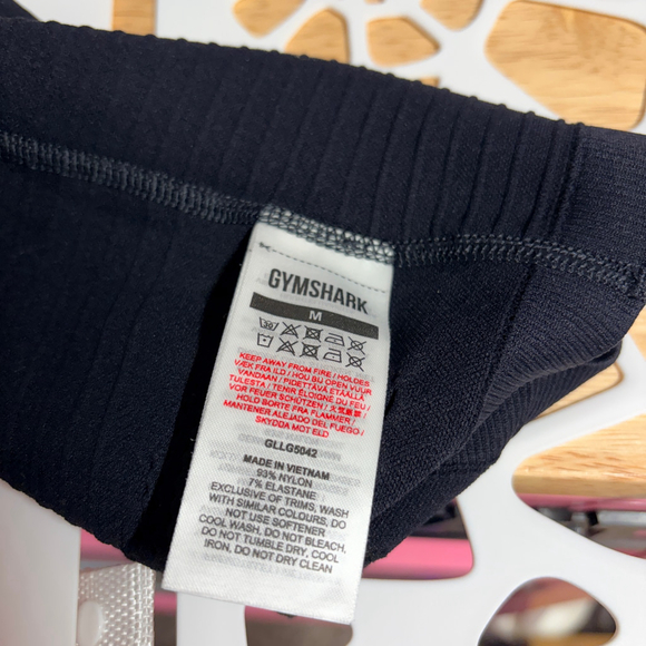 Women's Gymshark Black Cropped Cutout Leggings Size Medium, Excellent Condition - Picture 7 of 8